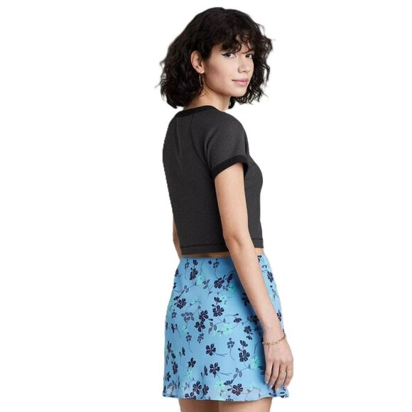 Wild Fable Women's Large Dark Gray SS Rayon Blend Textured Stretch Cropped Tee - Picture 4 of 8